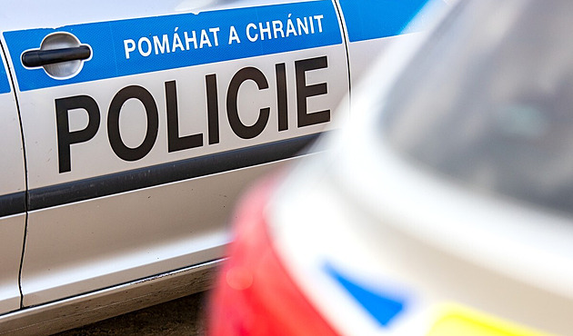 Policisté zasahují v Ústí, Strakonicích a Brně kvůli osvědčením pro revizní techniky