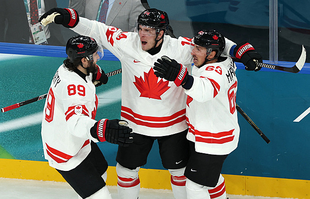 ONLINE: Celebrini proměnil nájezd, vzápětí má štěstí Crosby. Kanaďané drtí Francii 6:1