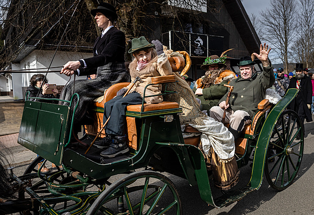 OBRAZEM: Krakonoš dorazil do Harrachova a přivezl jaro