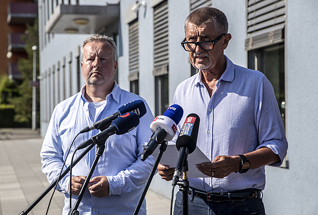 Hejtmani poprvé jednali s vládou, řešili hlavně peníze na dopravu a nepedagogy