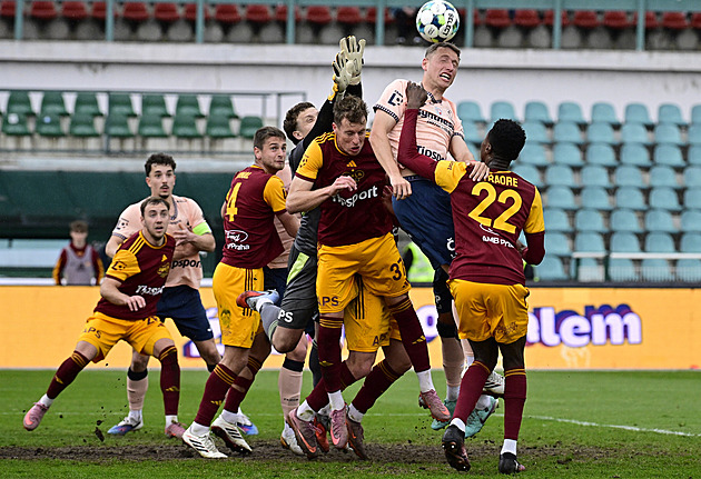 ONLINE: Dukla - Pardubice 0:2, pojistka v závěru, vlastní gól si dává Tijani