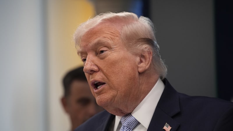 Otevřeme Hormuz s nimi nebo bez nich. Trump před mírovým jednáním znovu hrozil Íránu