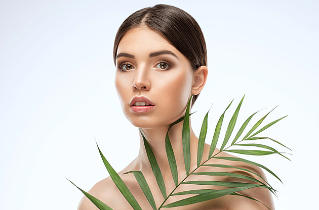 Velký test drogerií: Styl Clean Girl za čtyři stovky i tisíce. Kdy jde o vyhozené peníze?