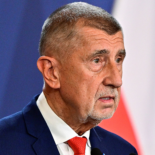 Macinka dnes pošle přihlášku na summit NATO pro prezidenta i doprovod, řekl Babiš