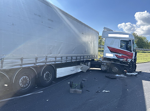 Zdrogovaný řidič náklaďáku usnul a zabil dělníka, policie ho po roce obvinila