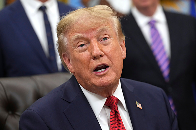 Trump se opřel do kritiků umělé inteligence. Chce vytvořit AI Force, kterou povede car