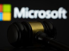 USA tvrdě zasáhly proti Microsoftu. Firma nemá sponzorovat zahraniční pracovníky