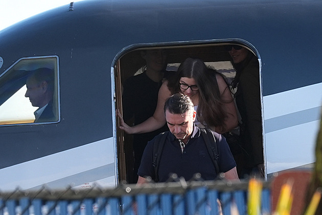 Poražený Bolsonaro se z USA prohlásil za brazilského prezidenta. Trump ho vítá